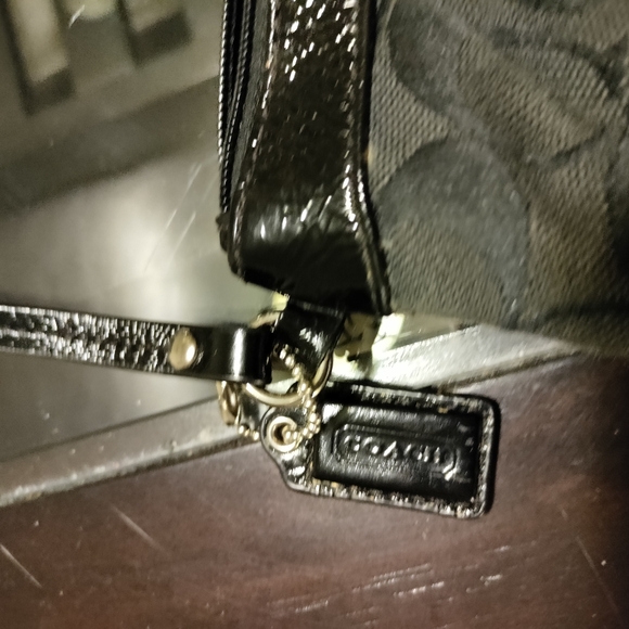 Coach Black Signature Wristlet - Picture 4 of 6